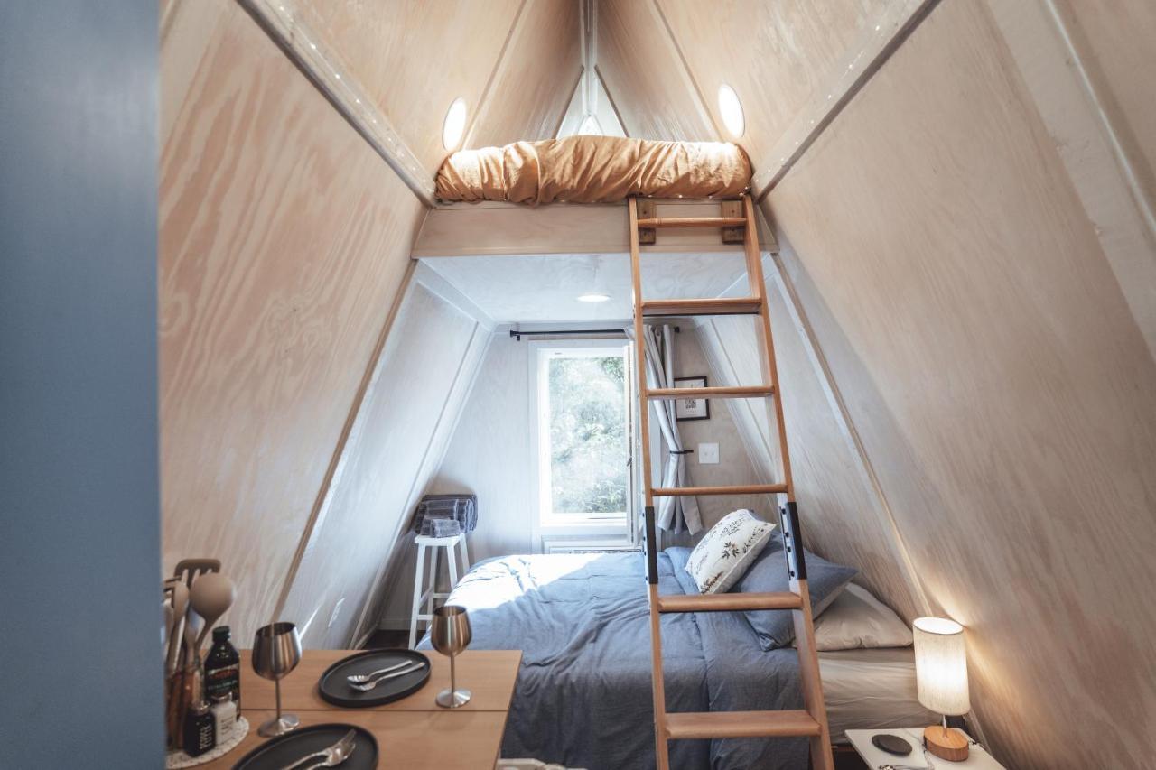 Blue Brambler Glamping A-Frame Apartment Rockbridge Exterior photo