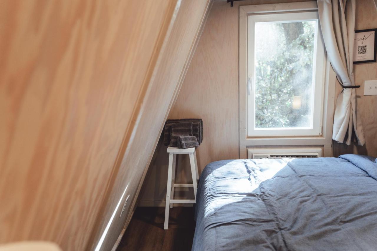 Blue Brambler Glamping A-Frame Apartment Rockbridge Exterior photo
