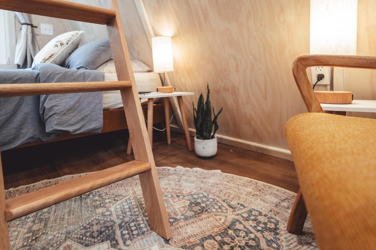 Blue Brambler Glamping A-Frame Apartment Rockbridge Exterior photo