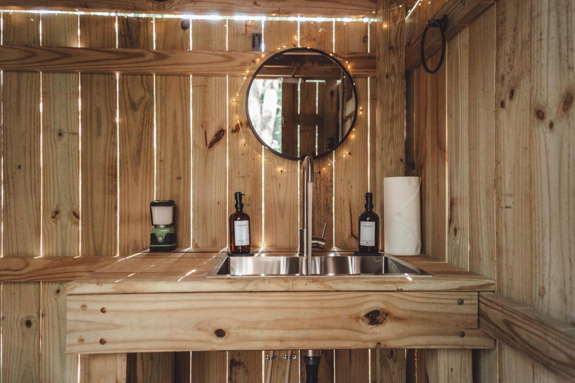 Blue Brambler Glamping A-Frame Apartment Rockbridge Exterior photo